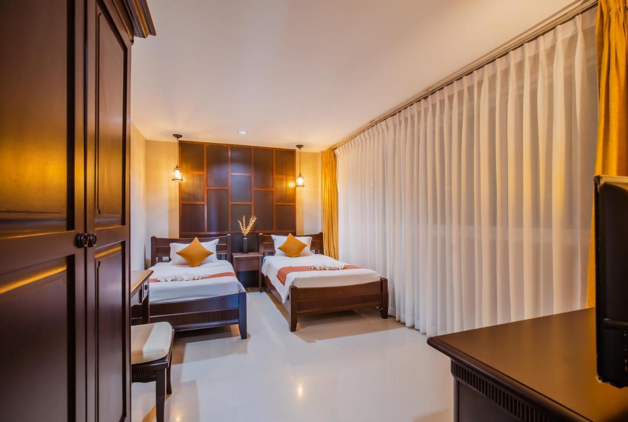 Time Out Hotel Patong Ngoại thất bức ảnh