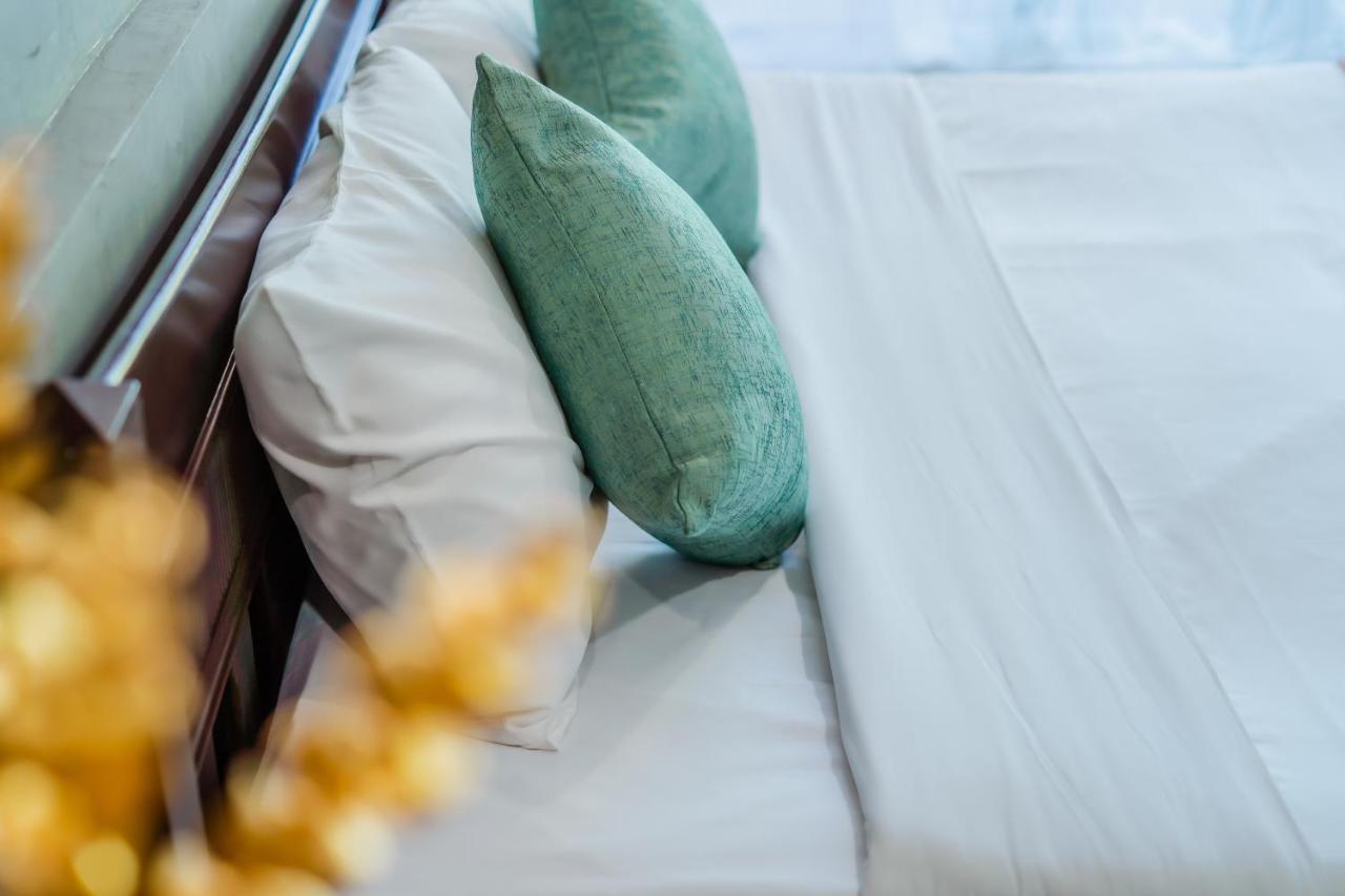 Time Out Hotel Patong Ngoại thất bức ảnh