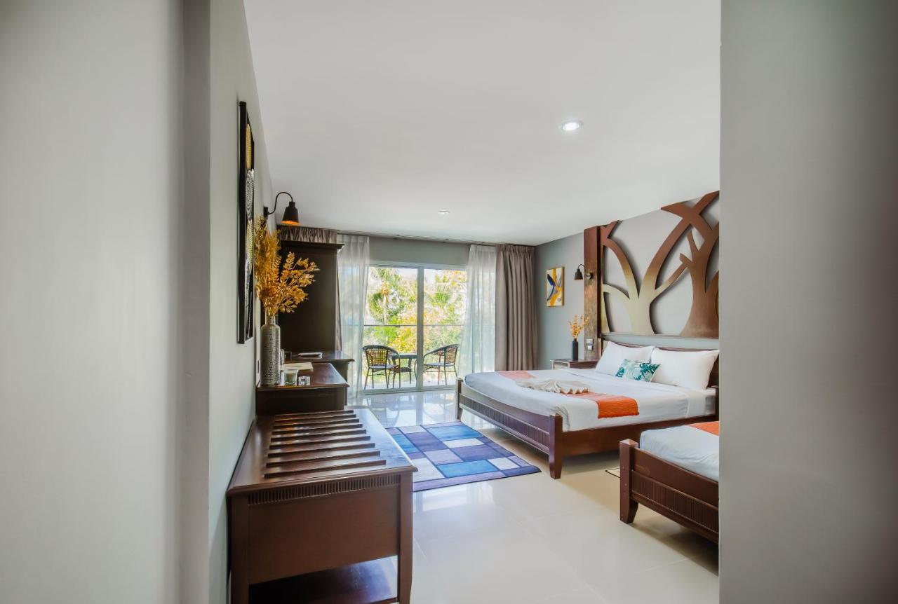 Time Out Hotel Patong Ngoại thất bức ảnh