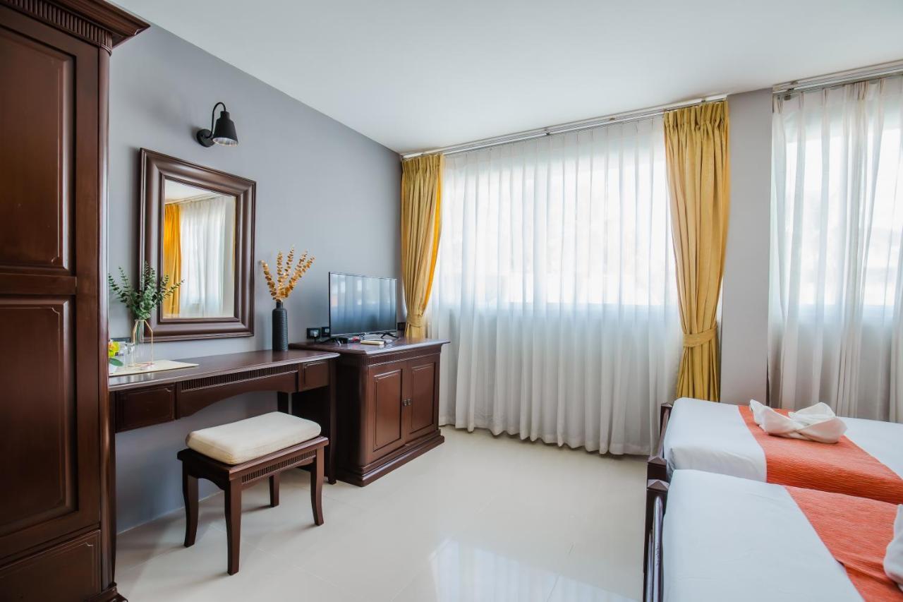 Time Out Hotel Patong Ngoại thất bức ảnh
