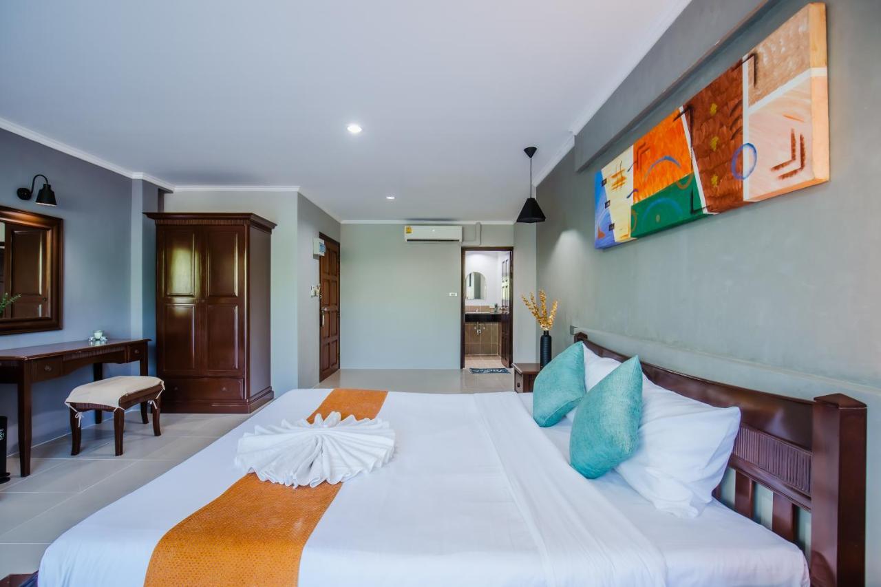 Time Out Hotel Patong Ngoại thất bức ảnh